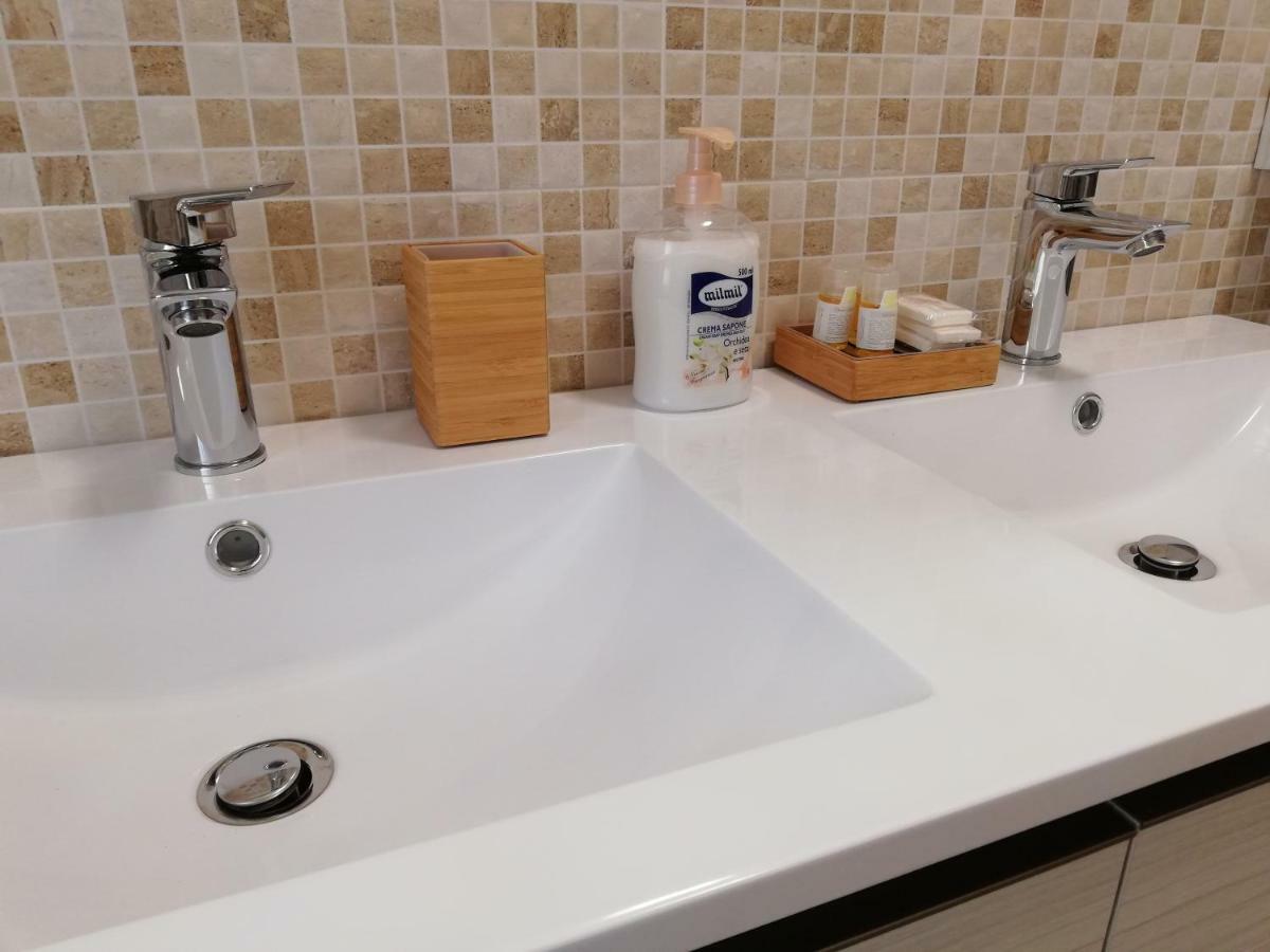 Le Rive Appartement Desenzano del Garda Buitenkant foto